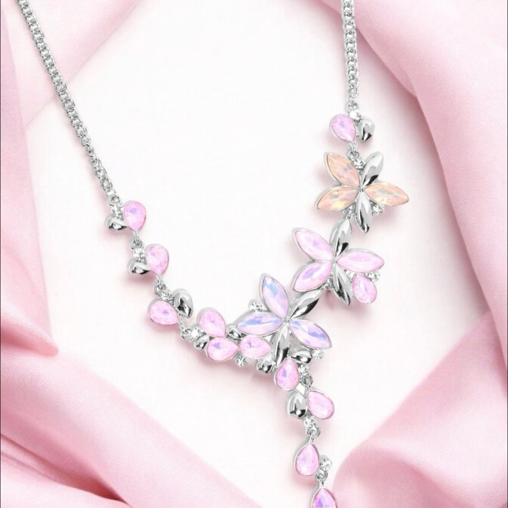 Paparazzi Silver and Pink Floral Necklace